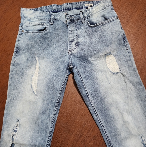 Calvin Klein Men's Light Blue Distressed Skinny Jeans - Picture 5 of 12